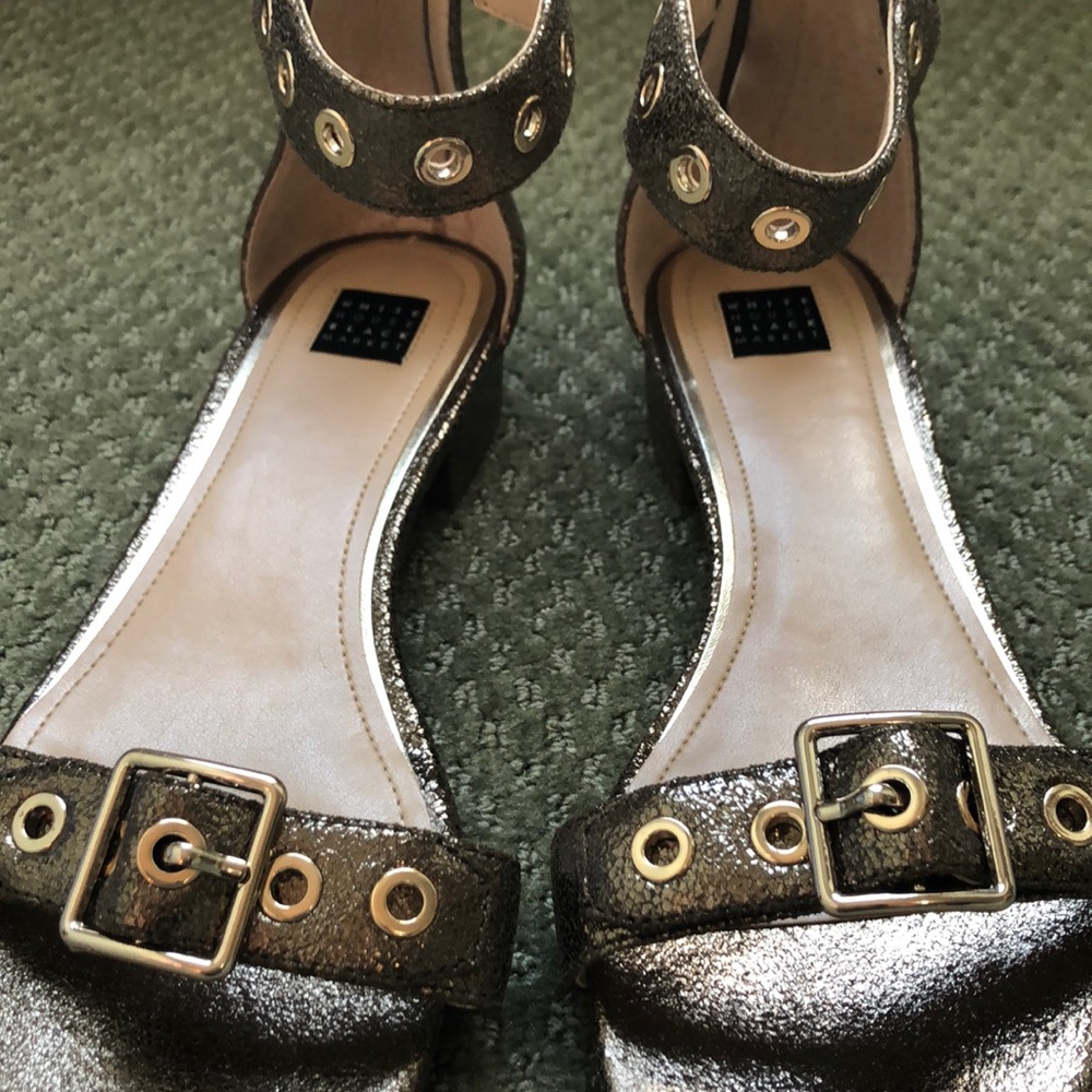 White House Black Market Cora Sandal, Size 8 - Picture 7 of 8